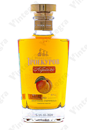 Троекуров Абрикос, 0.5 л., 35%, Россия